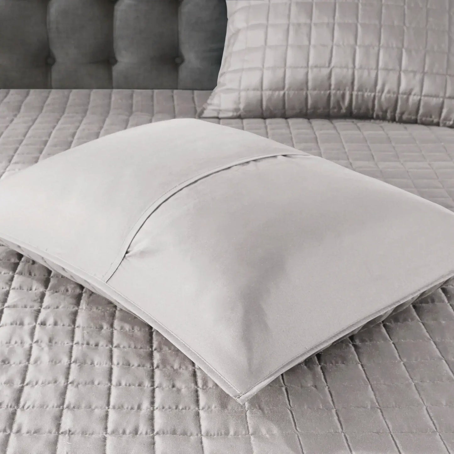 Grey Full Queen Comforter and Quilt Set