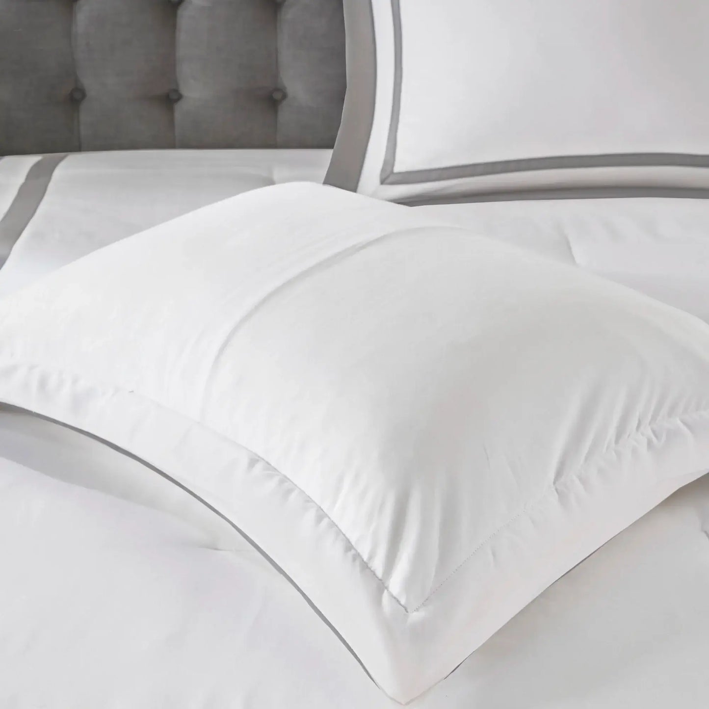 Grey Full Queen Comforter and Quilt Set